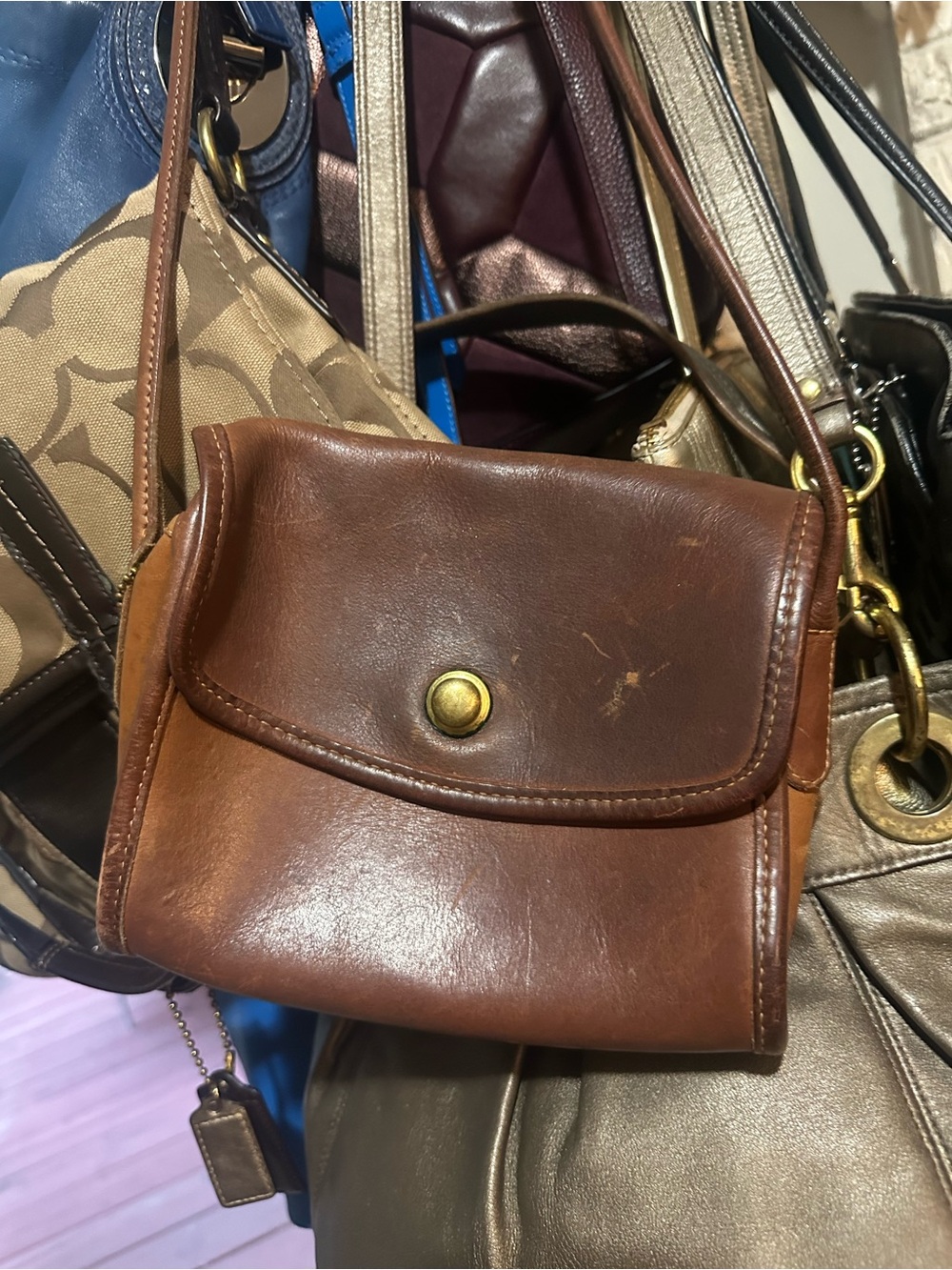 Vintage coach brown leather crossbody